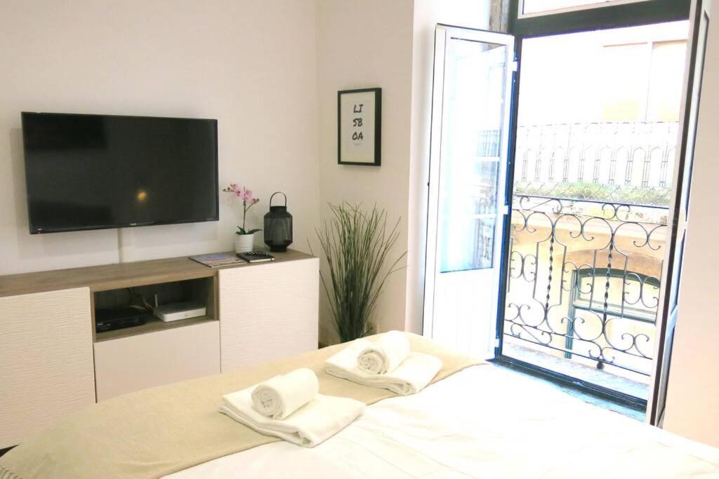Apartment Beautiful In Mouraria Lisbon